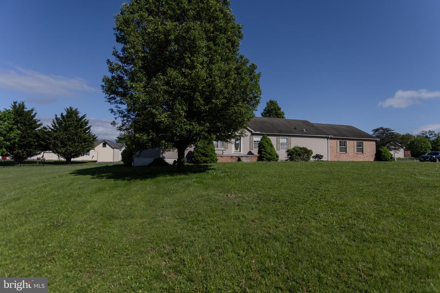 186 Hampton Drive, Chambersburg