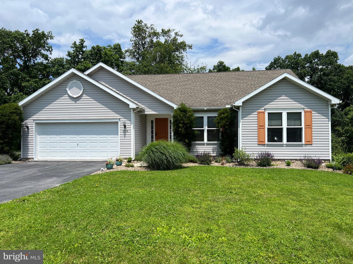 1773 Falcon Lane, Chambersburg