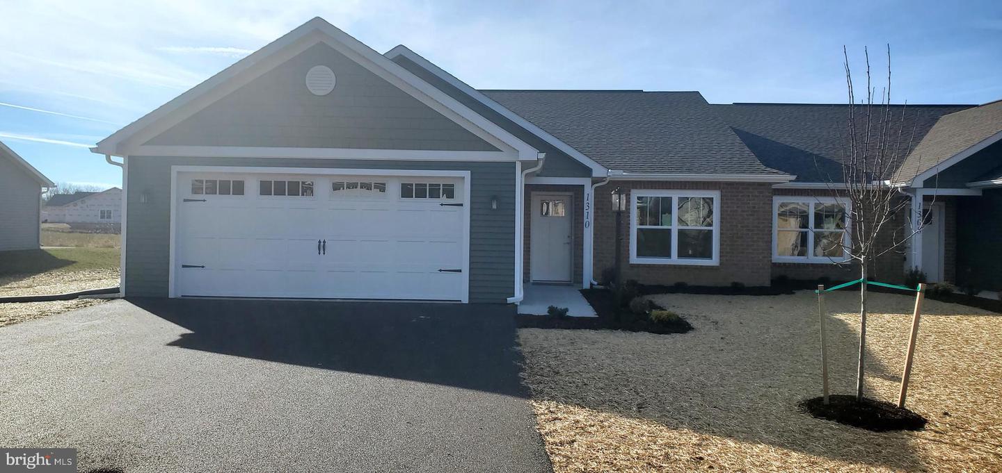 1310 Treeline, Chambersburg