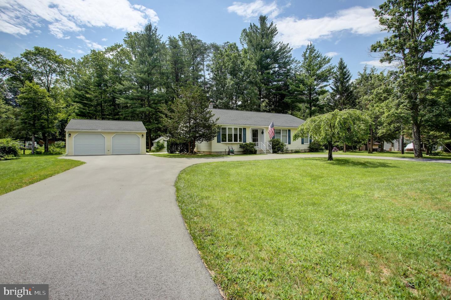 21796 Amberson Road, Amberson