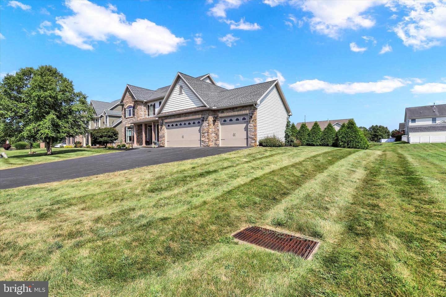 202 Summer Breeze Lane, Chambersburg