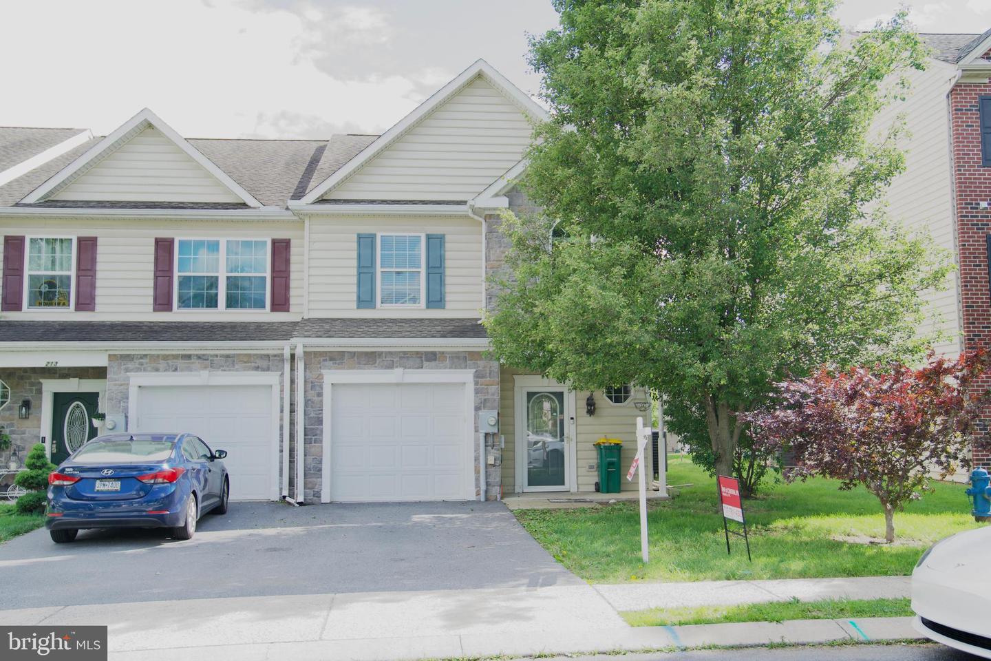 215 Whitley Drive Drive, Chambersburg