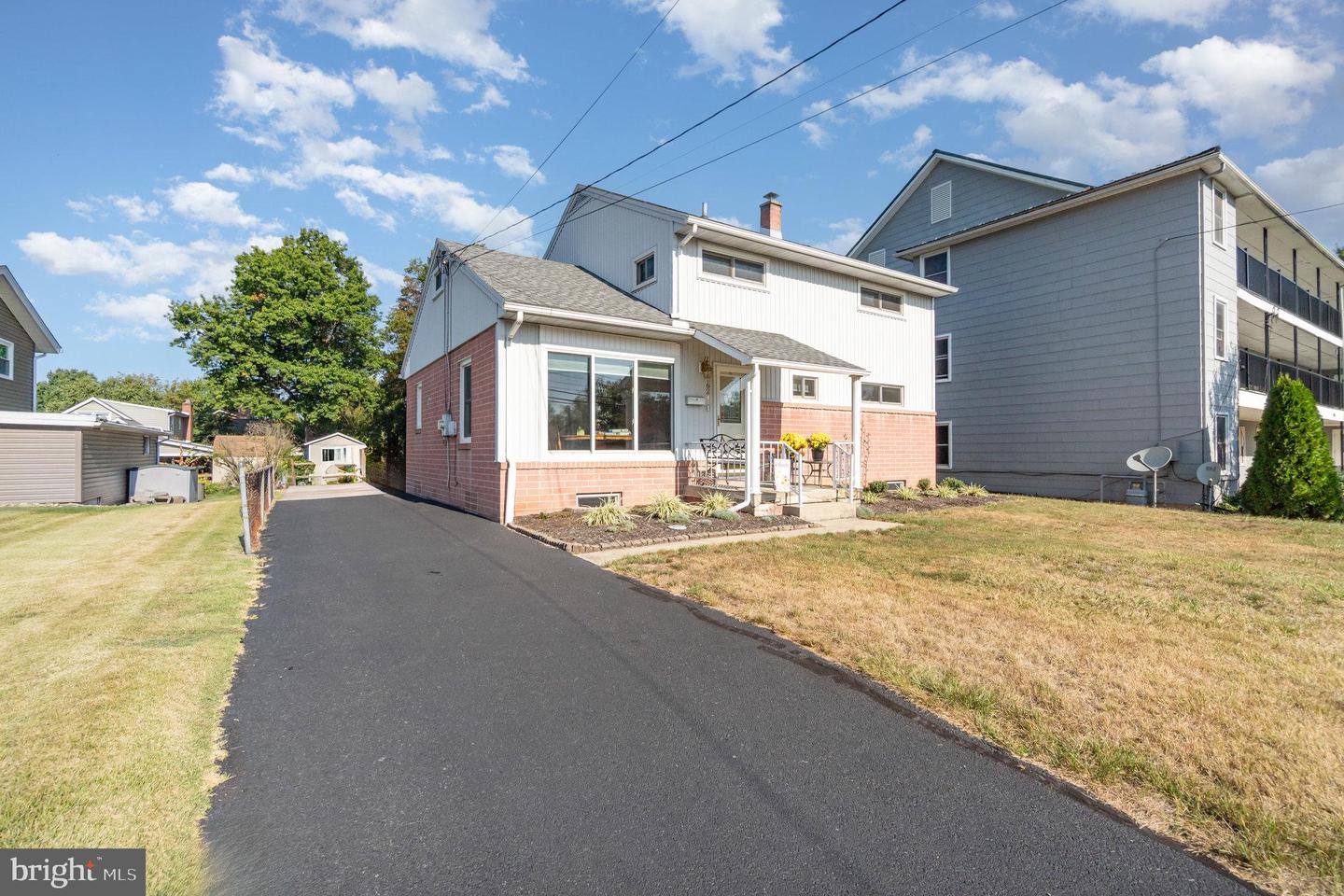 1621 Scotland Avenue, Chambersburg