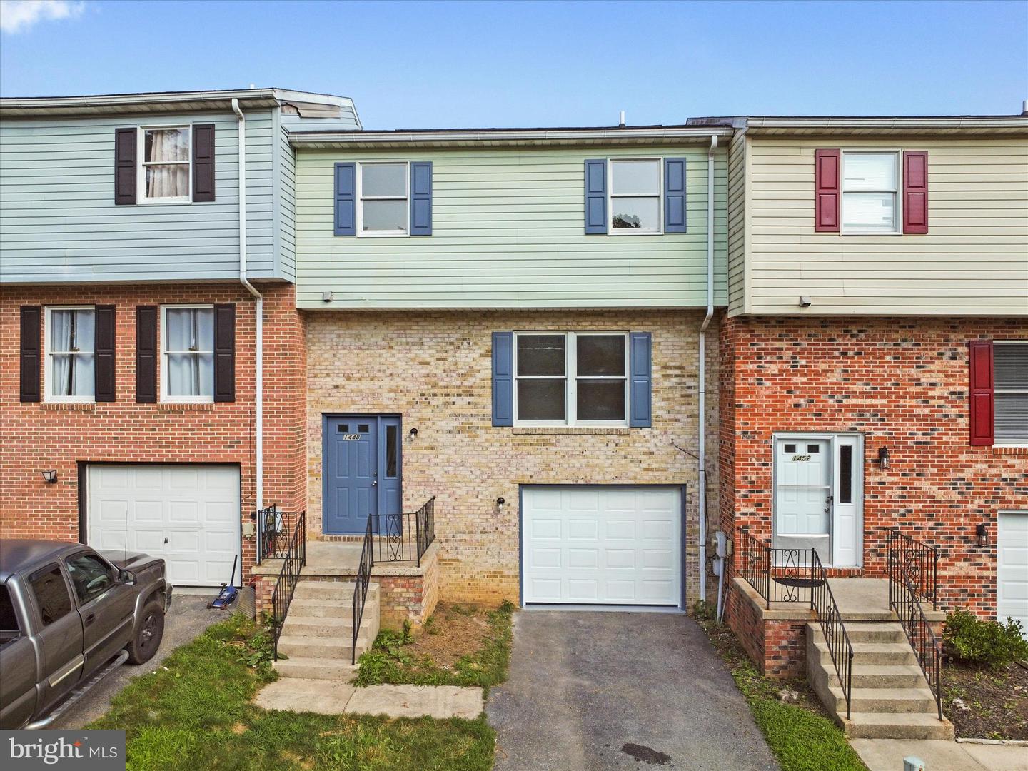 1448 Hollywell Avenue, Chambersburg