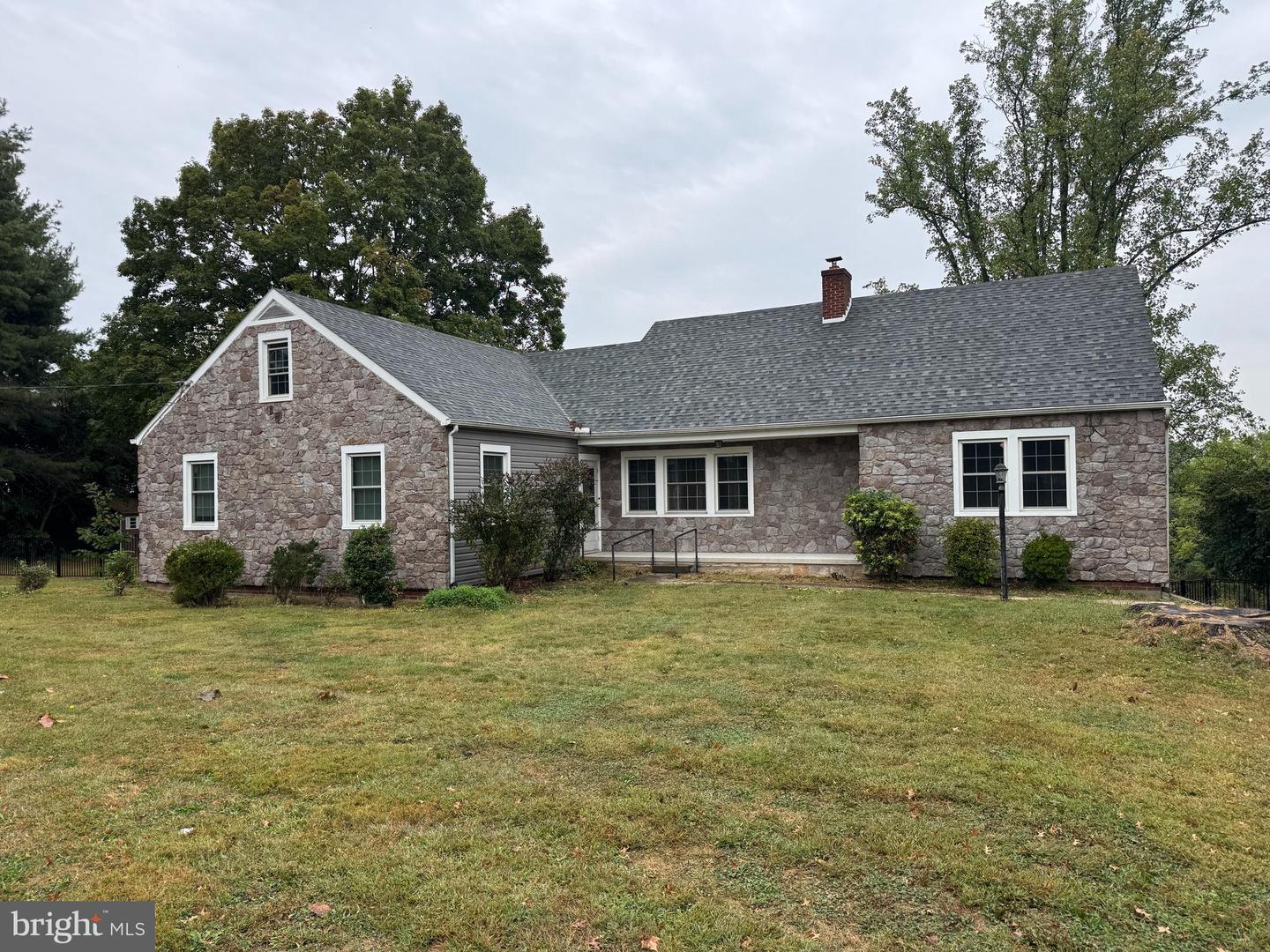 2381 Lincoln Way West, Chambersburg