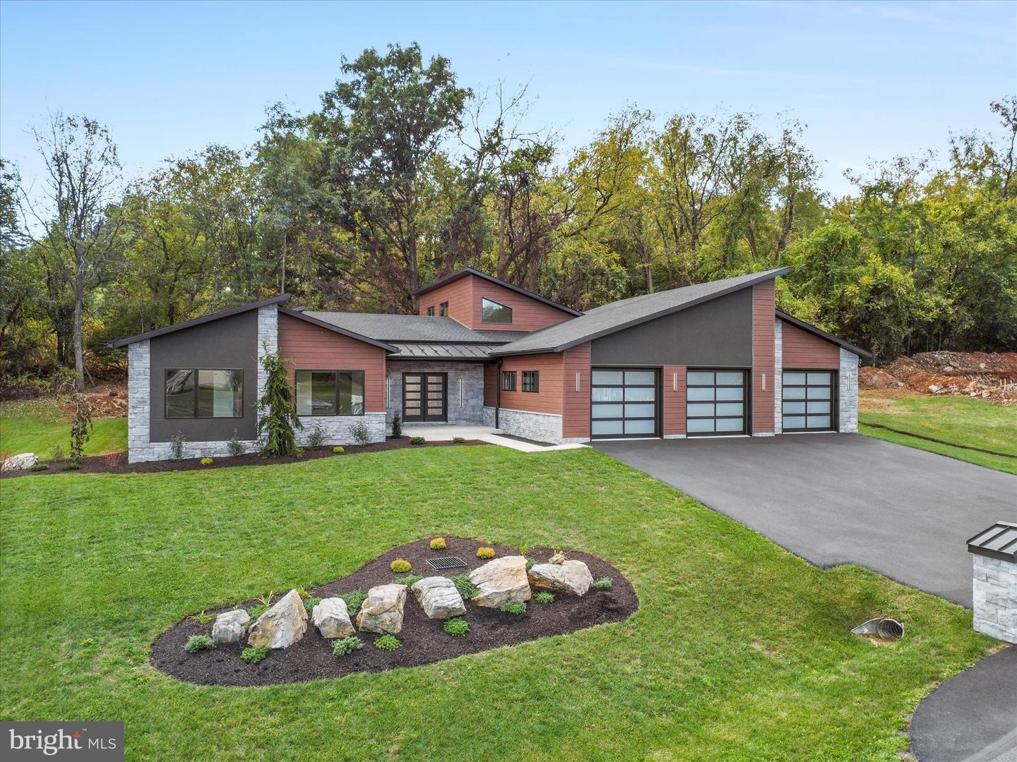 1868 Carrera Drive