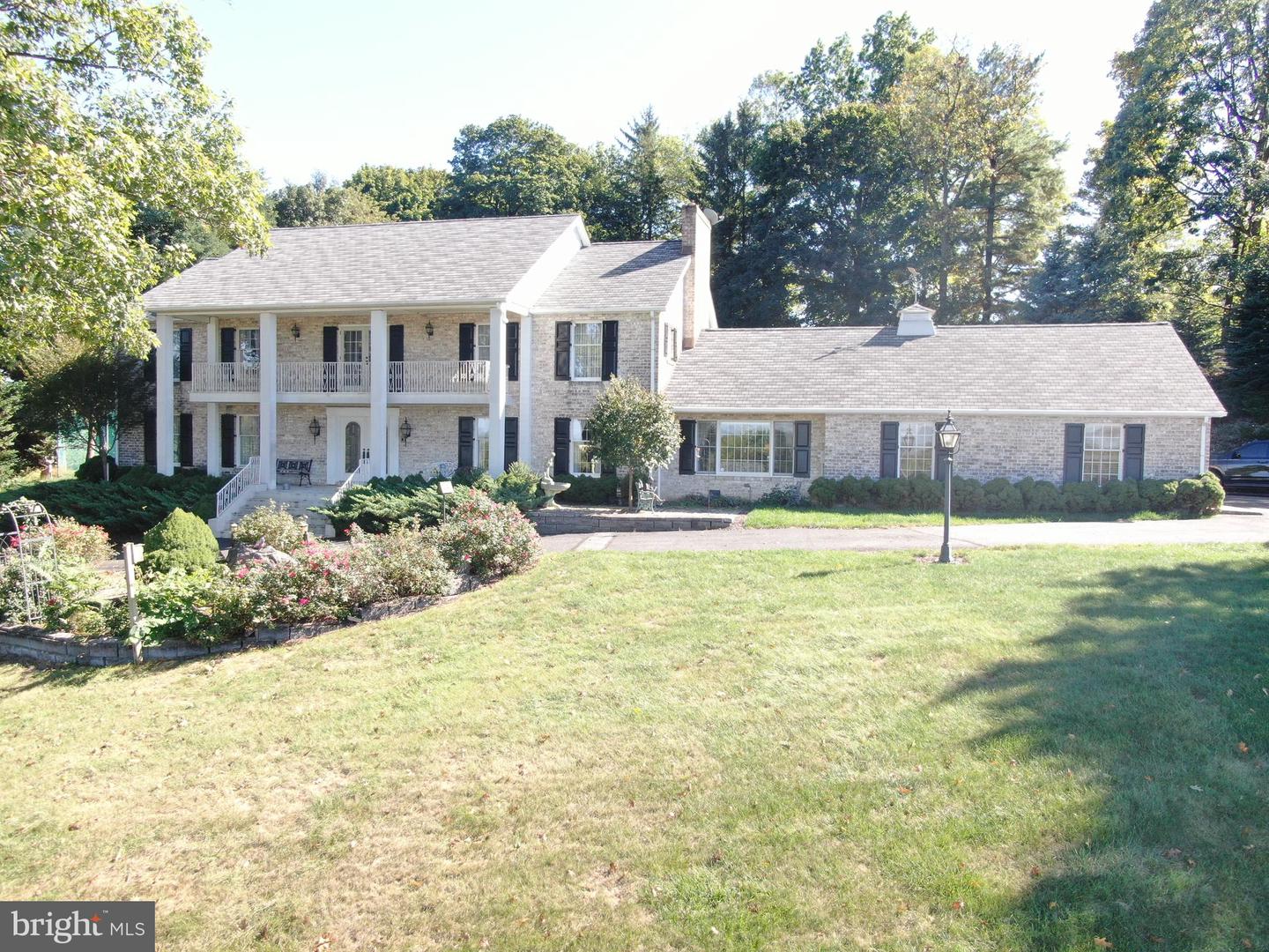 586 Crestwood Drive