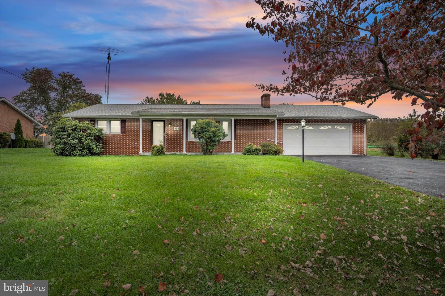 594 Shadyside Drive, Chambersburg
