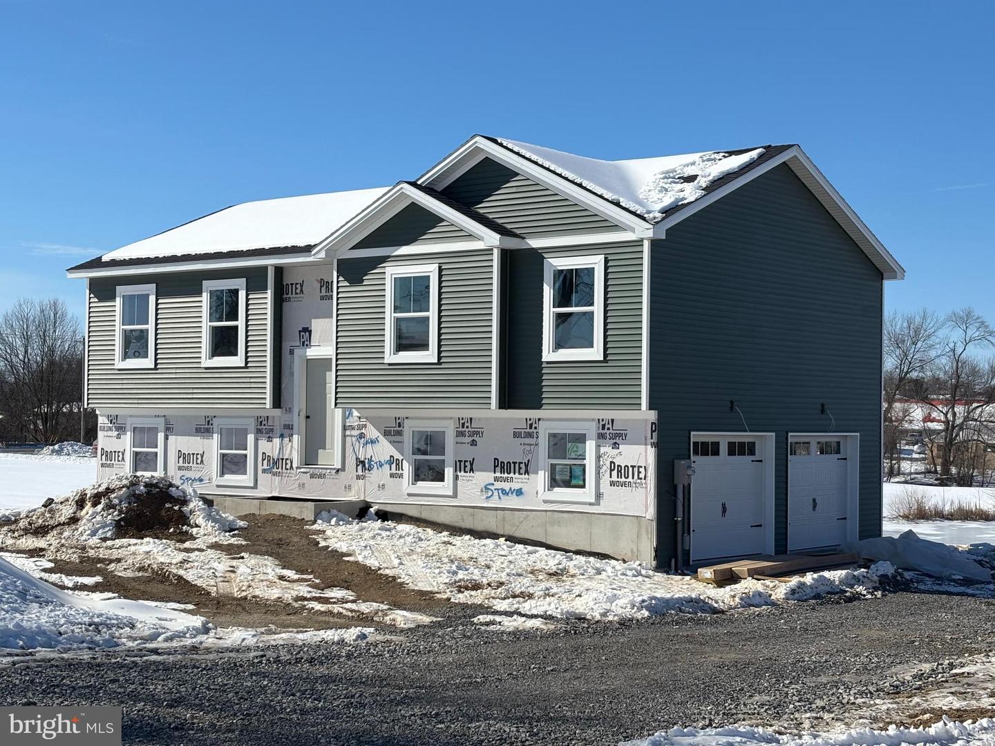 107 Meadowcreek Drive N, Chambersburg