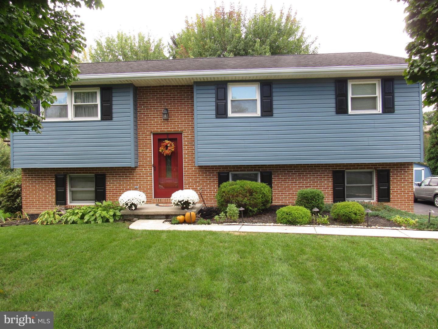 132 Jameslee Drive, Chambersburg