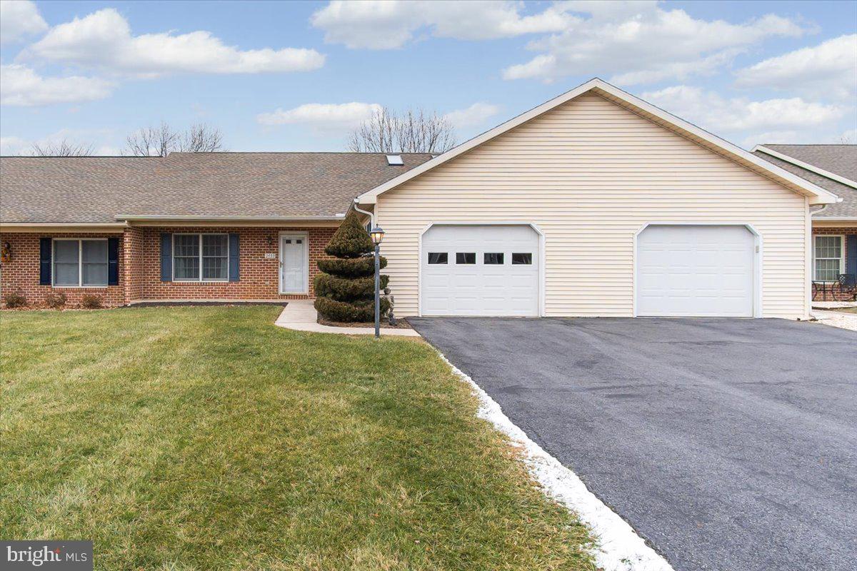 3459 Glen Eagles Drive, Chambersburg