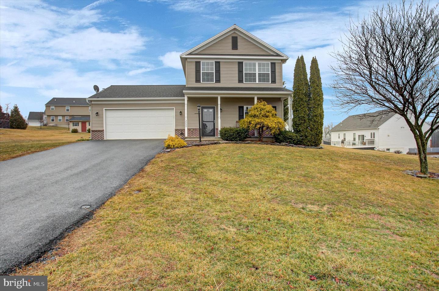 3552 Mountain Shadow Garth, Fayetteville