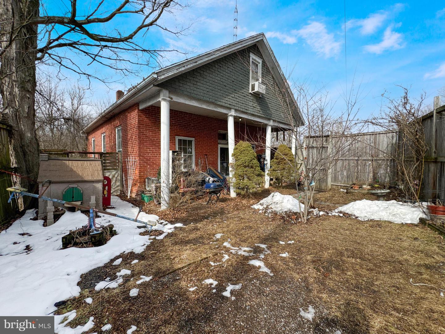 14933 Wayne Highway