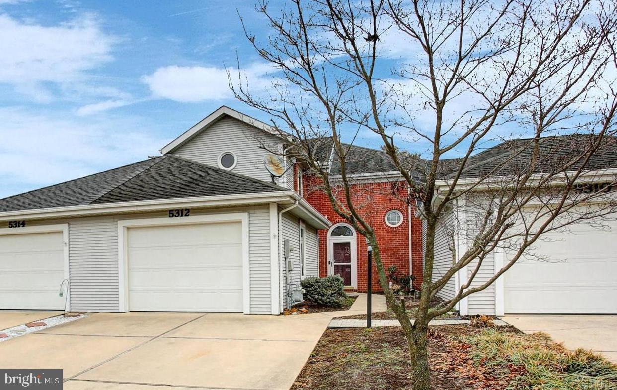 5312 Fairway Drive W, Fayetteville