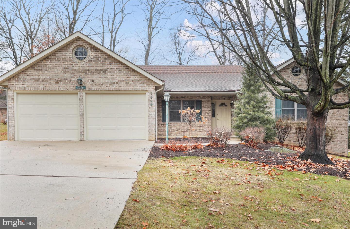 7010 Fairway Oaks, Fayetteville