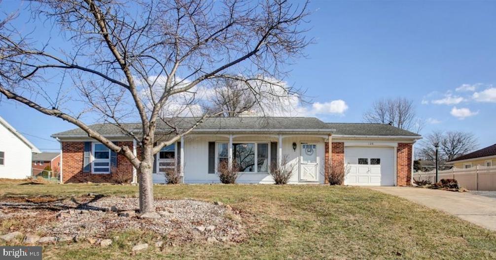 128 Hillside Drive, Fayetteville