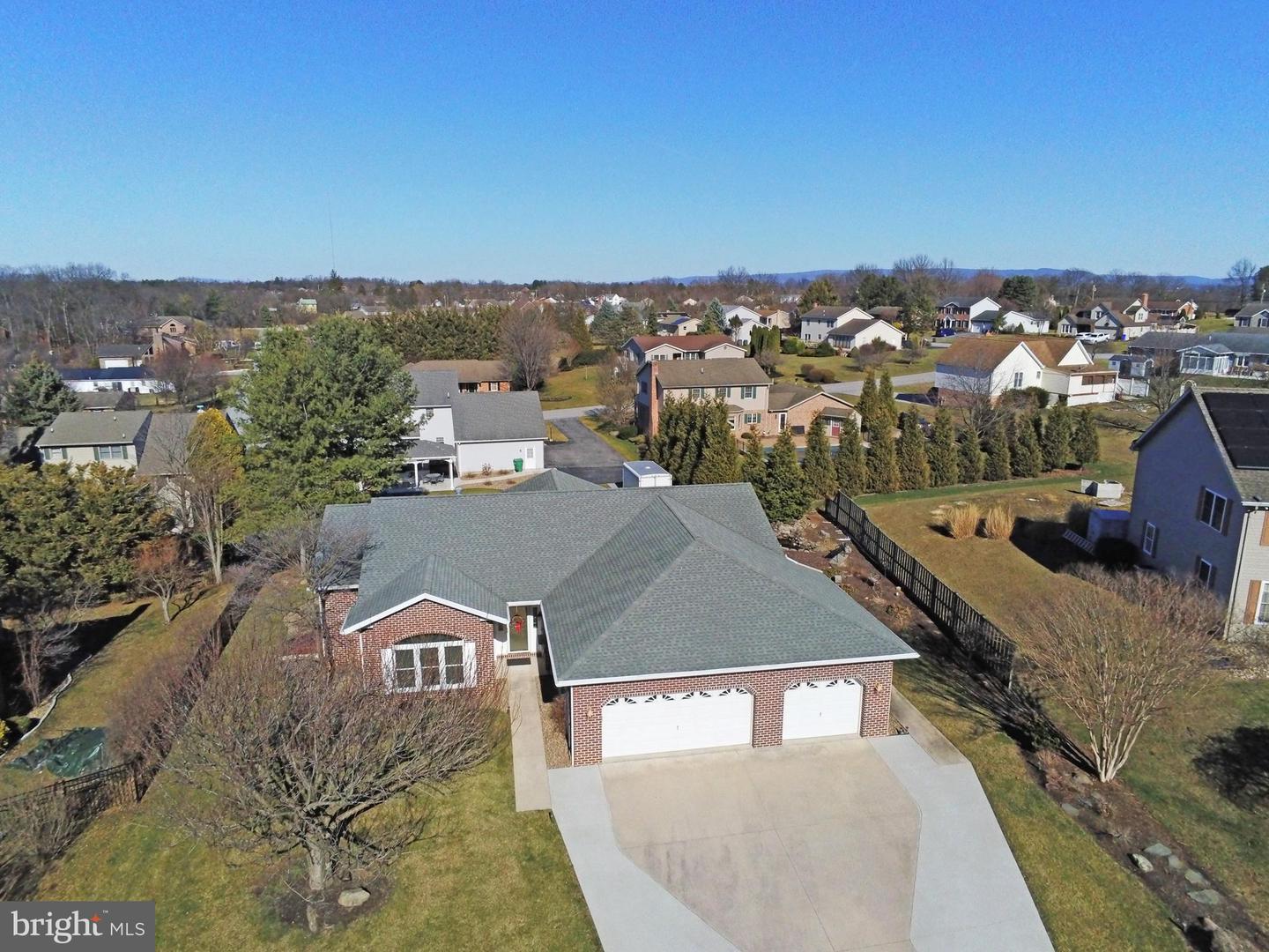 720 Cresson Drive, Chambersburg