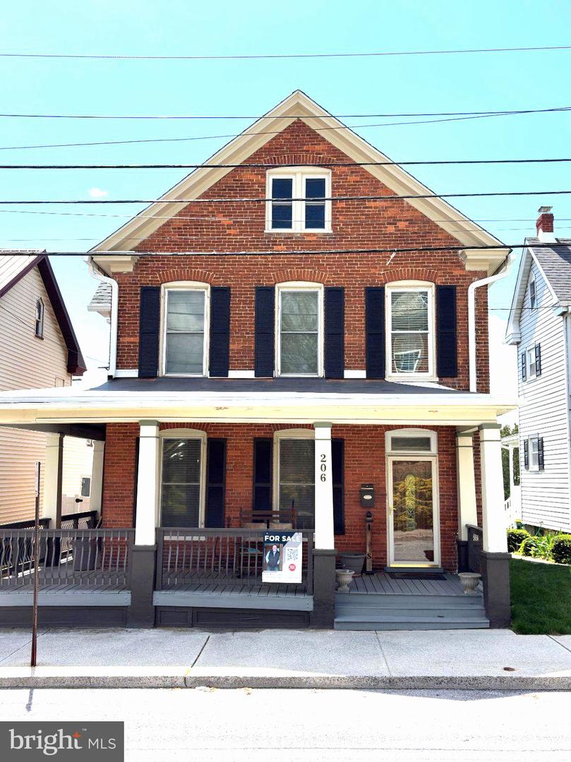206 W North St