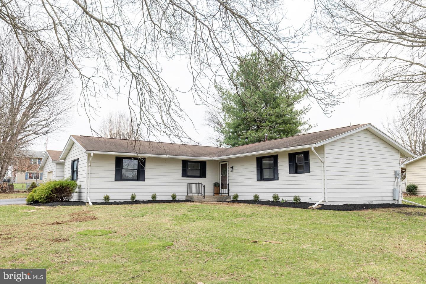 1286 Fox Den Drive, Chambersburg