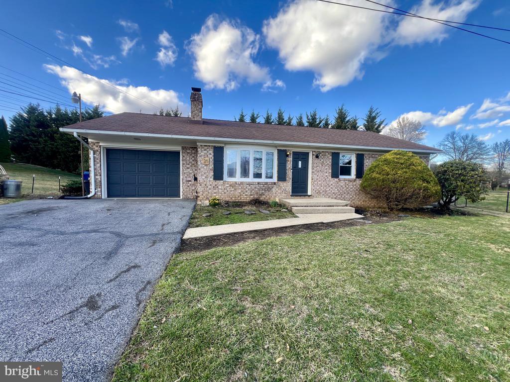25 Birchway Drive, Chambersburg
