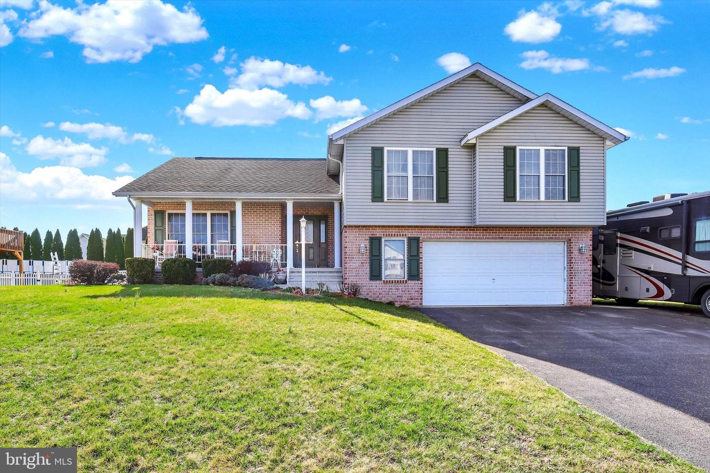 345 Roseann Drive, Chambersburg