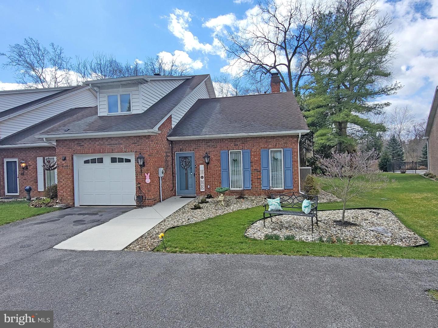 267 Stonegate Circle S, Chambersburg