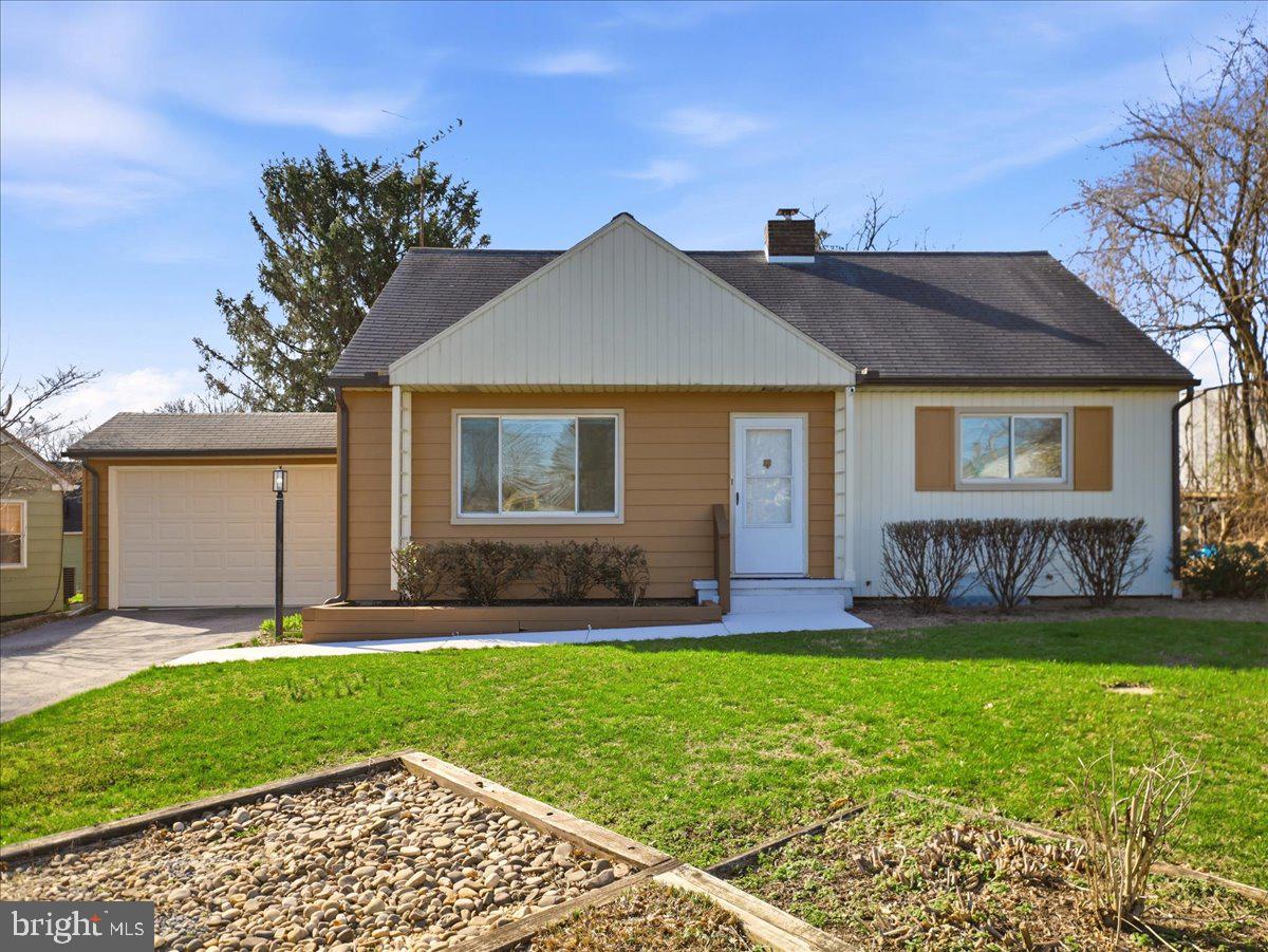 906 Strock Drive Drive, Chambersburg