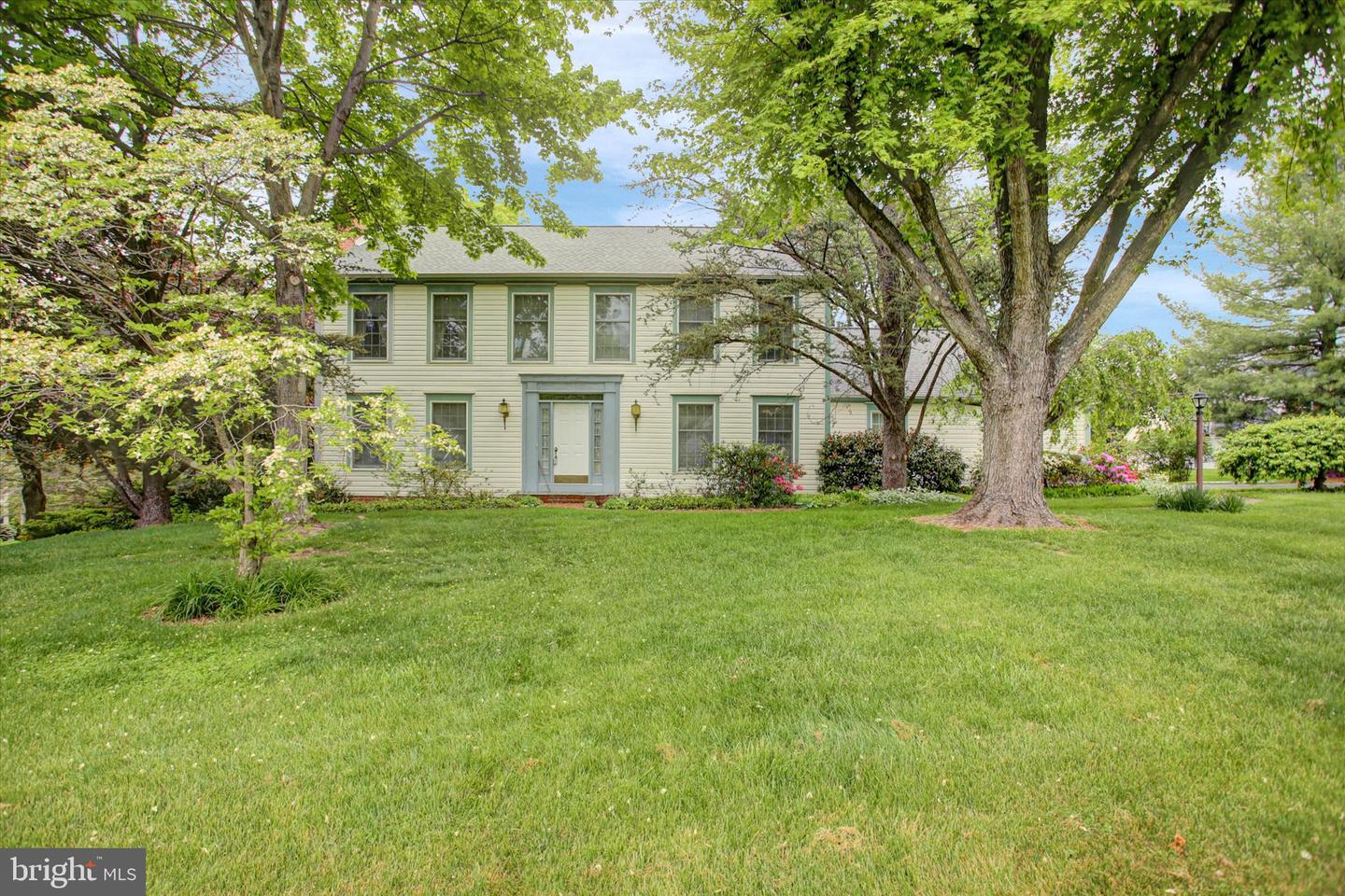 12275 Knollwood Circle