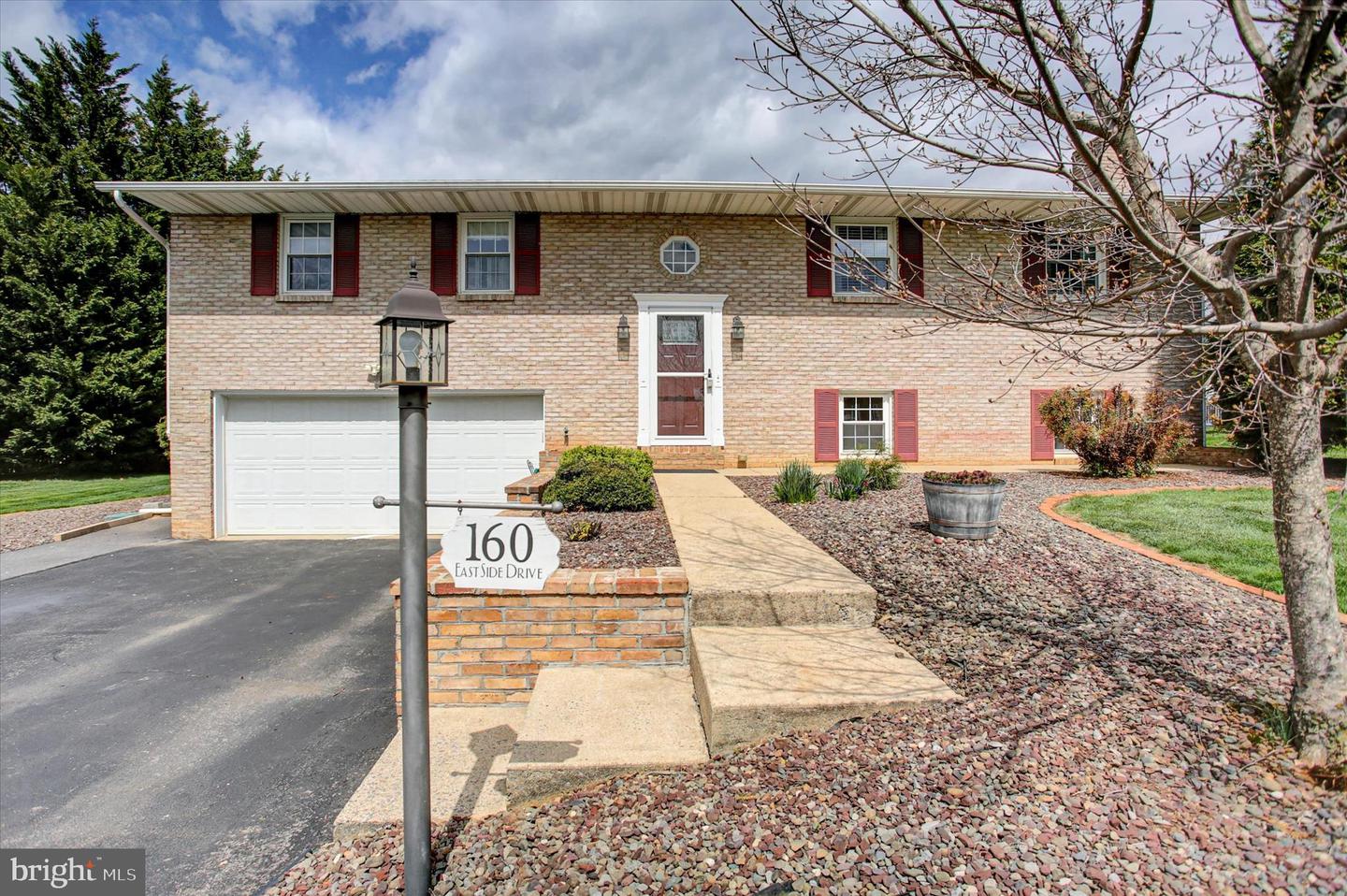 160 East Side Drive, Greencastle