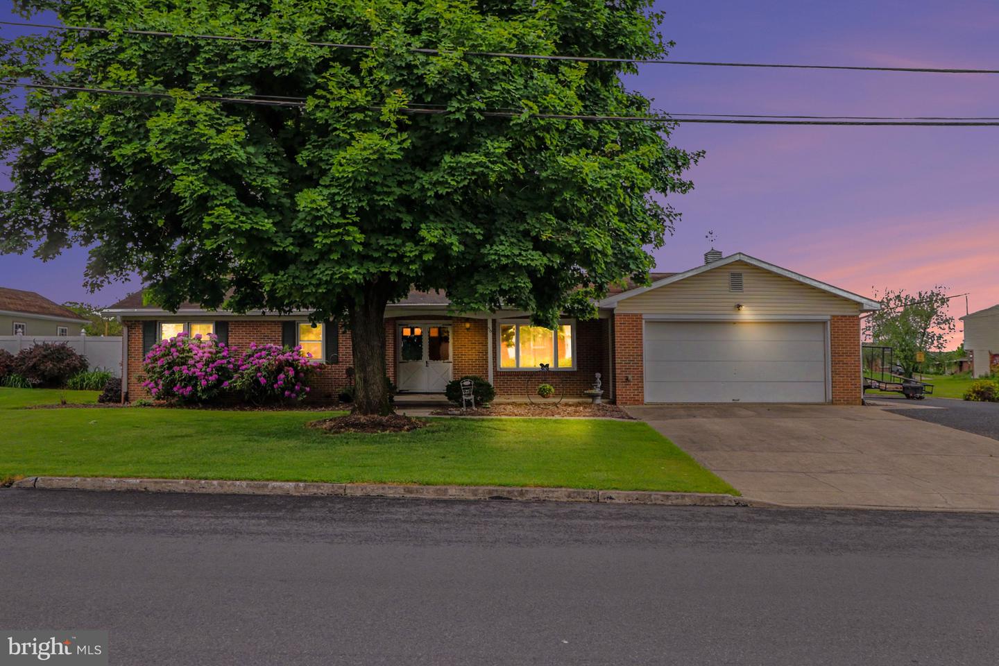50 Eisenhower Dr
