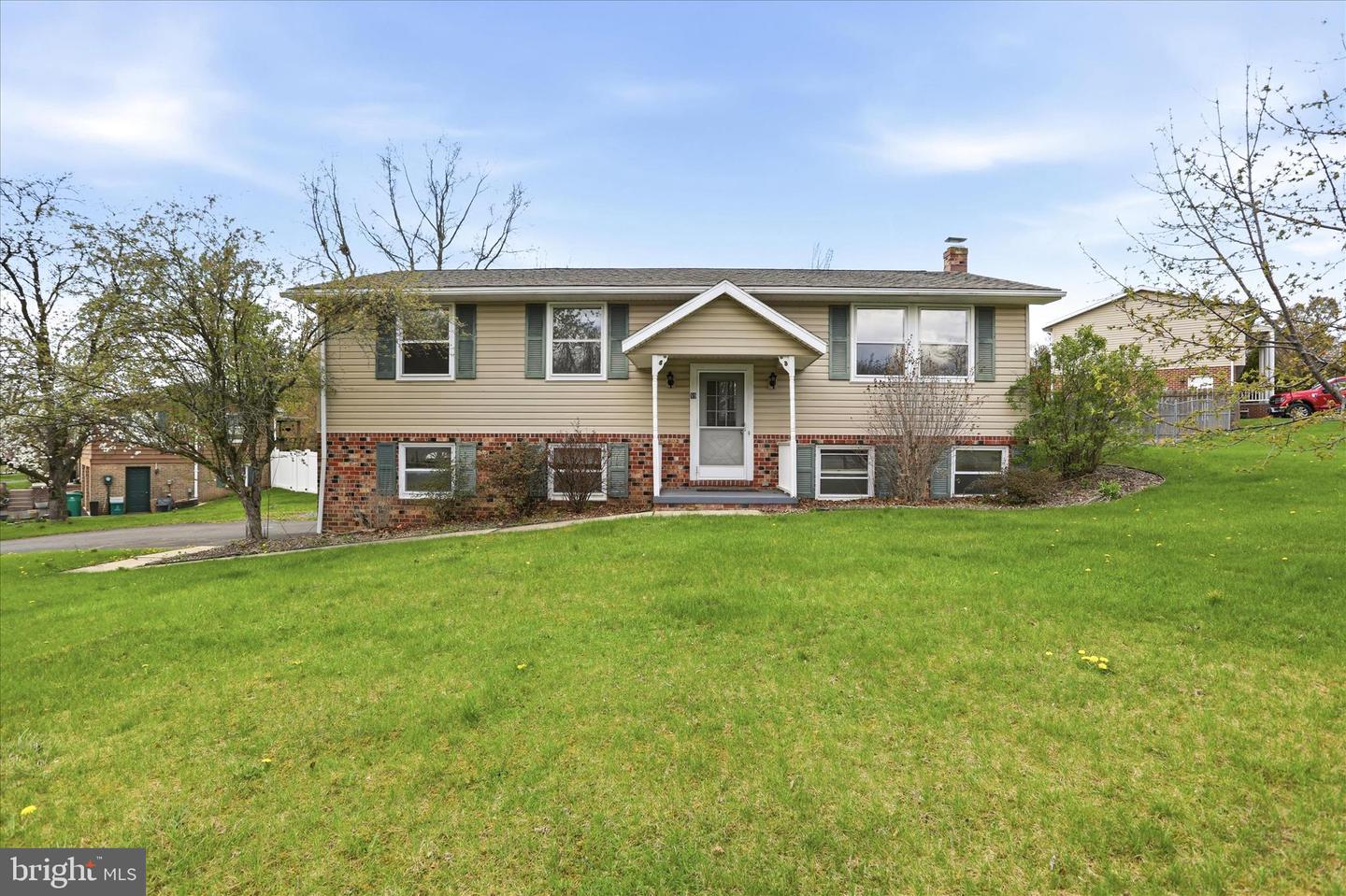 99 Jameslee Drive