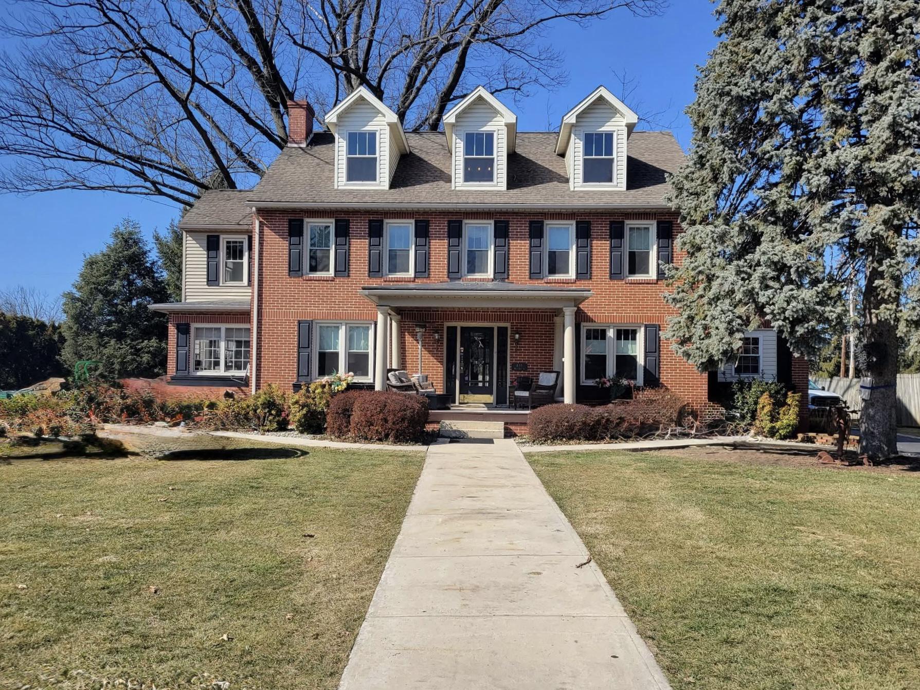 835 W King Street