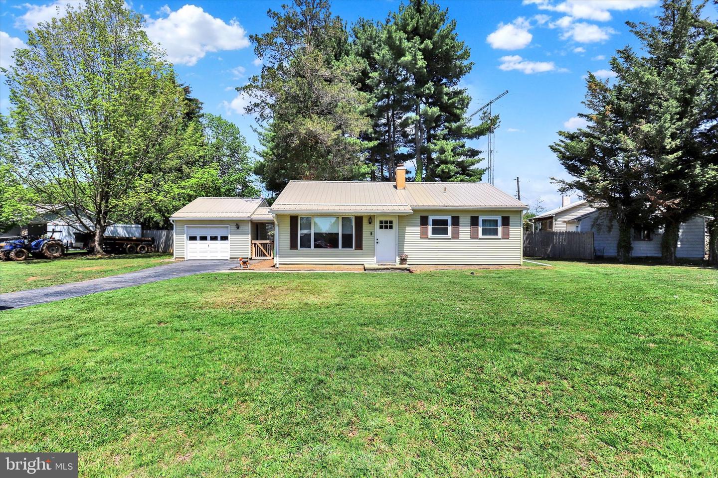 1 Lincoln Drive, Fayetteville
