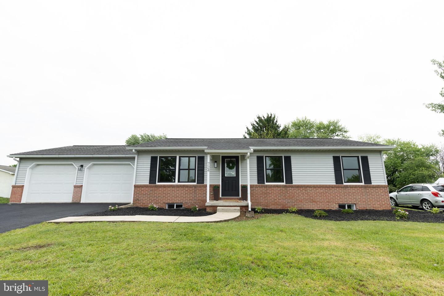 724 Warm Spring Road, Chambersburg