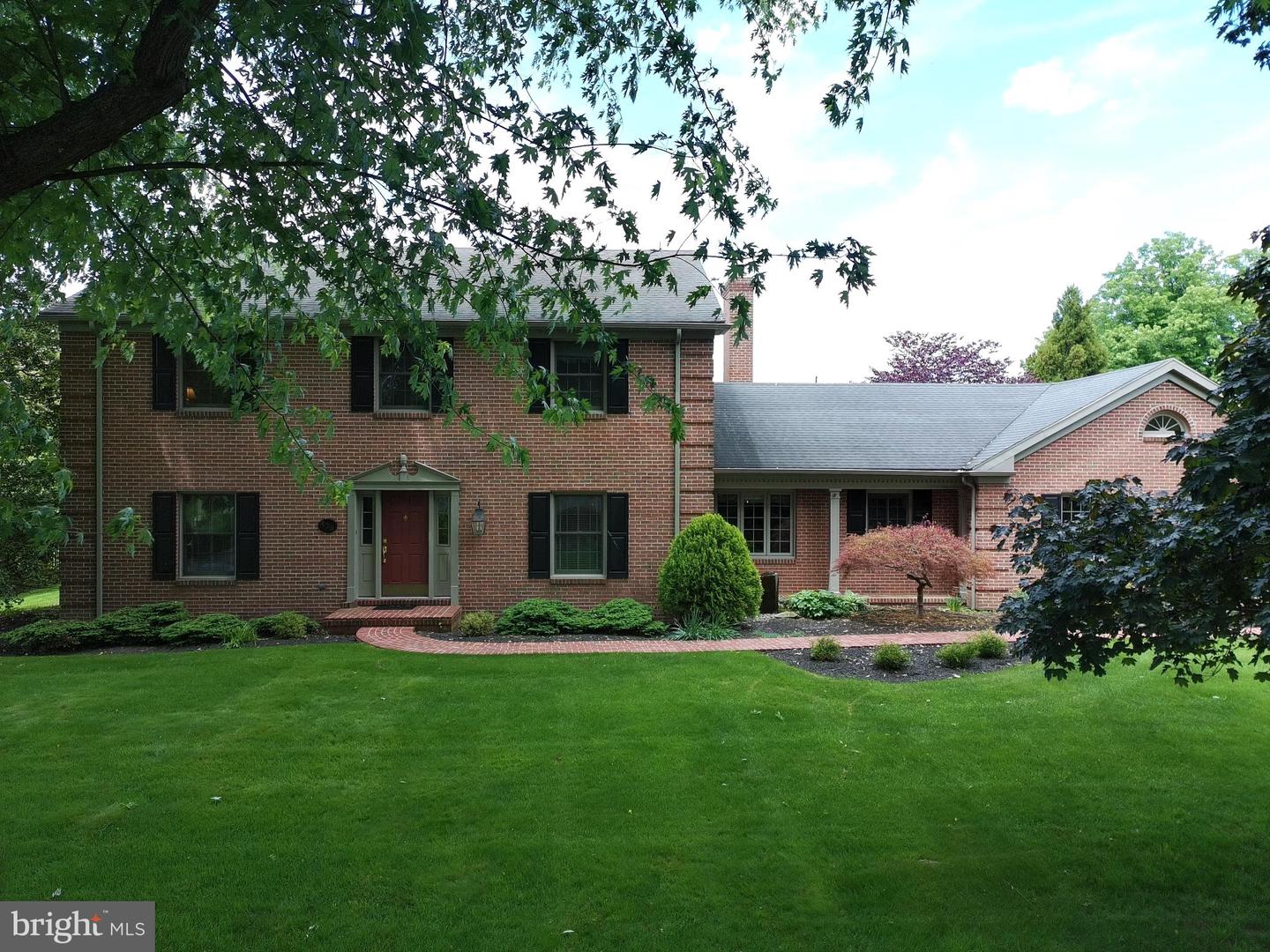 475 Larkspur Lane