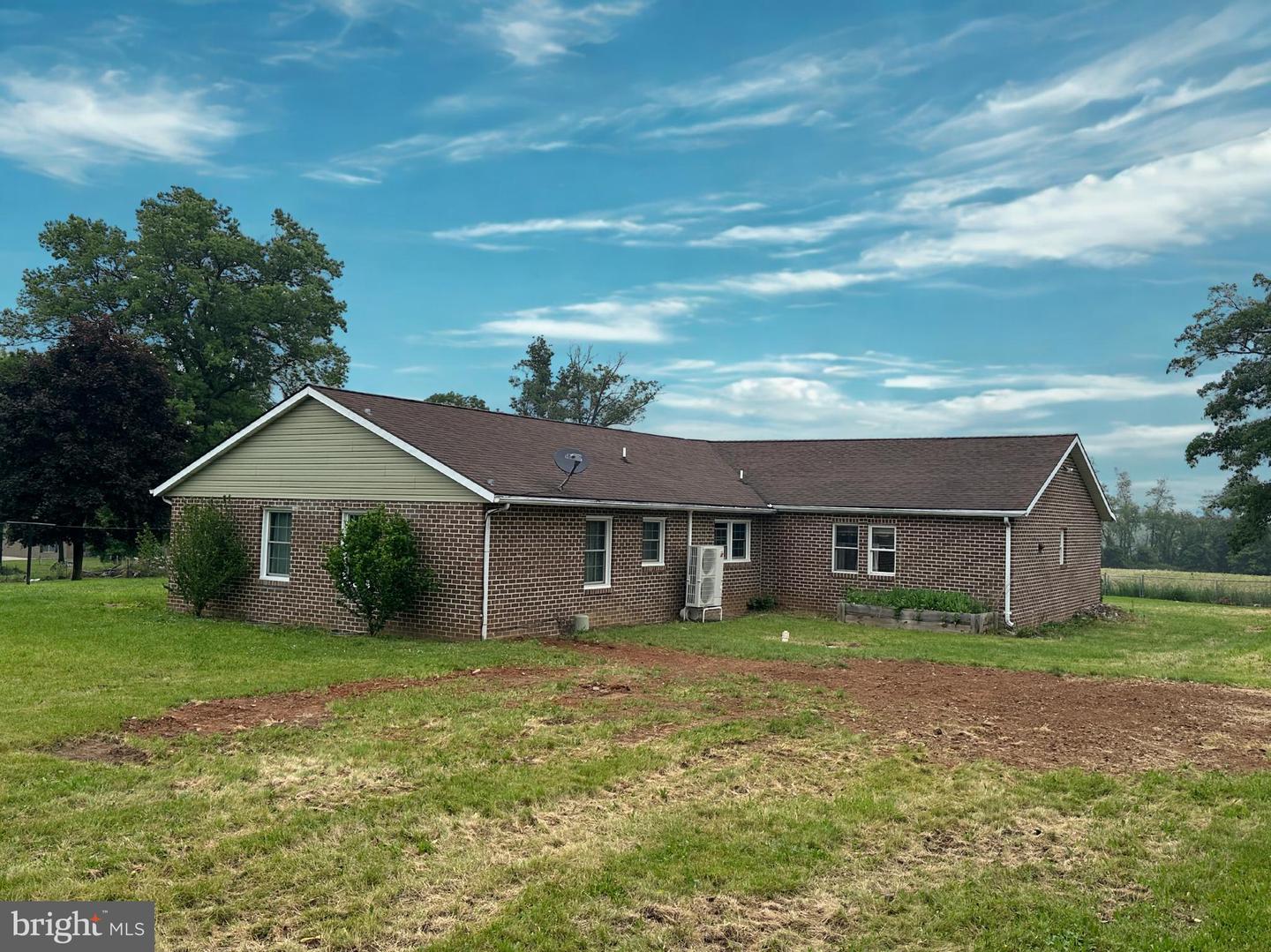 13789 Buchanan Trail W