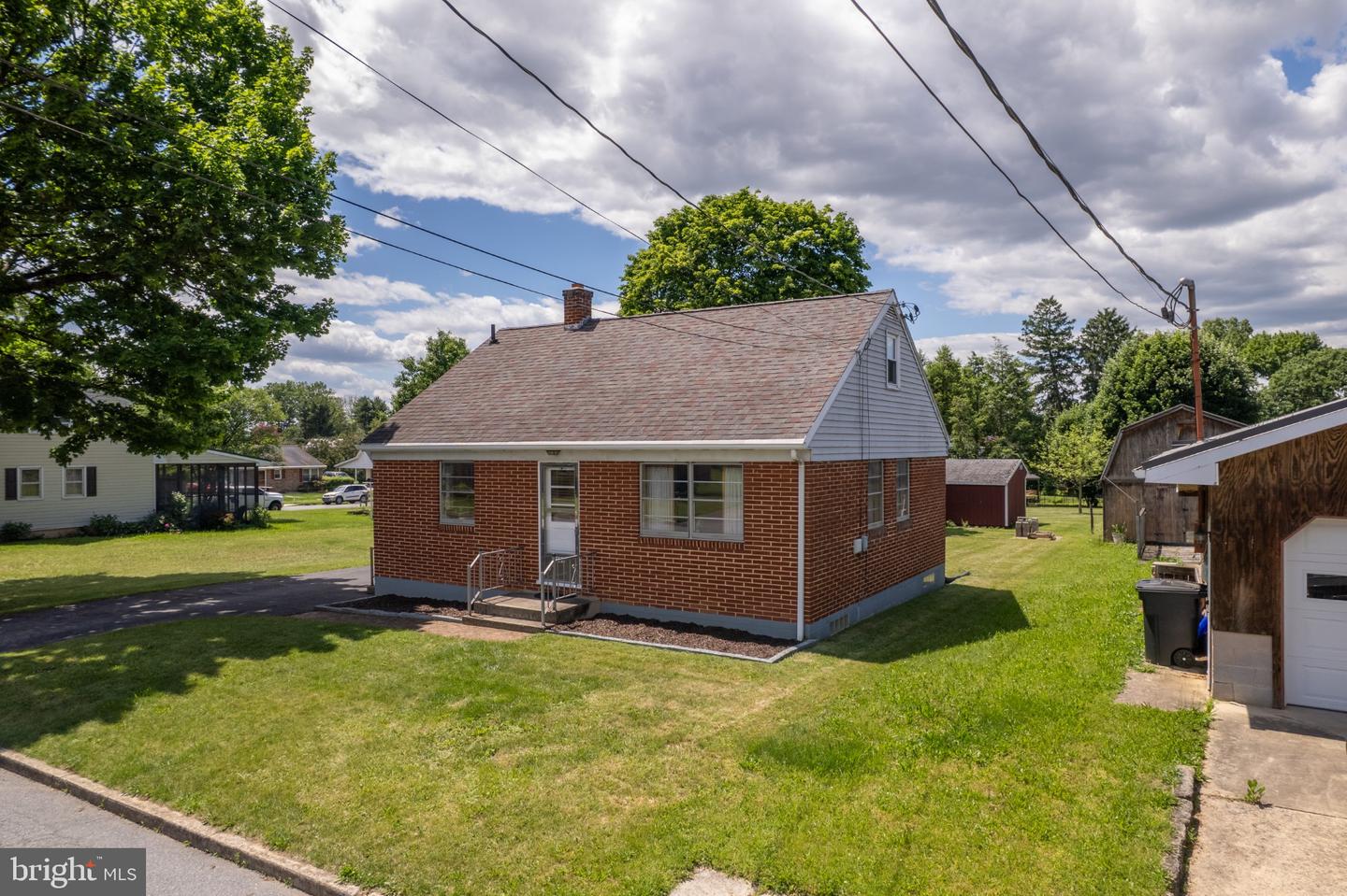 420 Maple Hill Avenue, Shippensburg