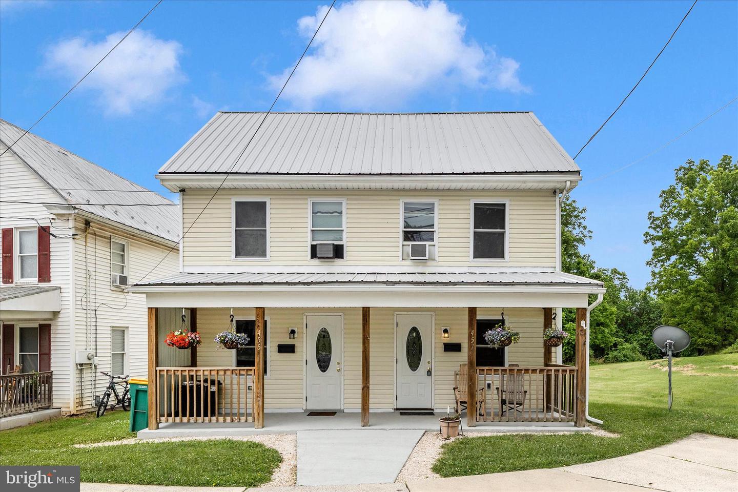 455-457 W 5th Street