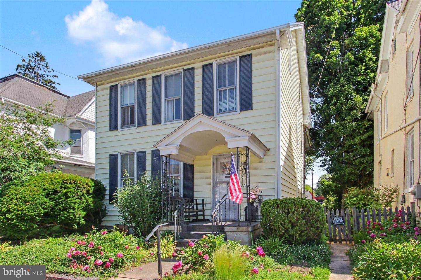 215 W Second Street