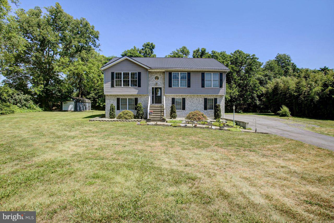 8333 Buchanan Trail W