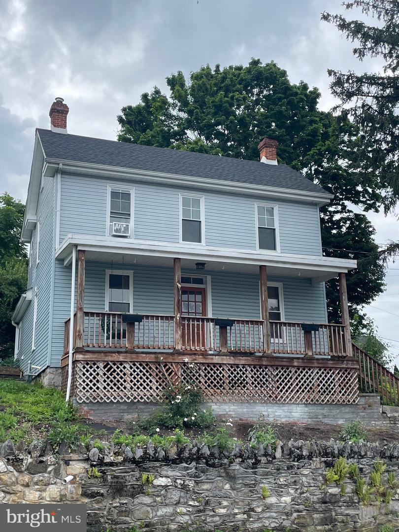 223 Potomac Street N