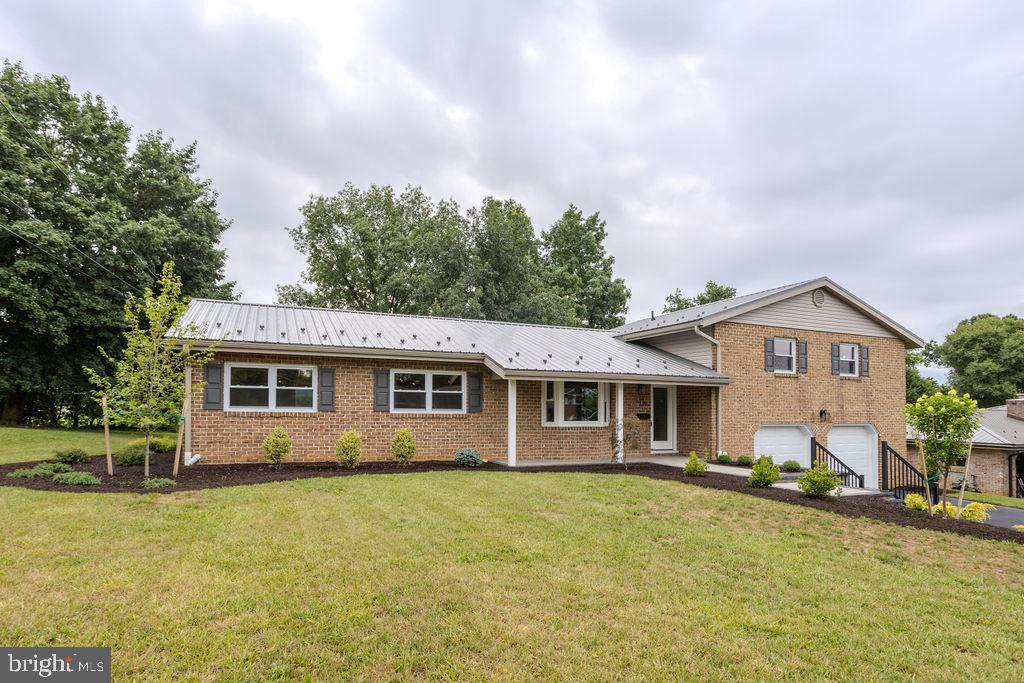 220 Hartzell Drive, Fayetteville