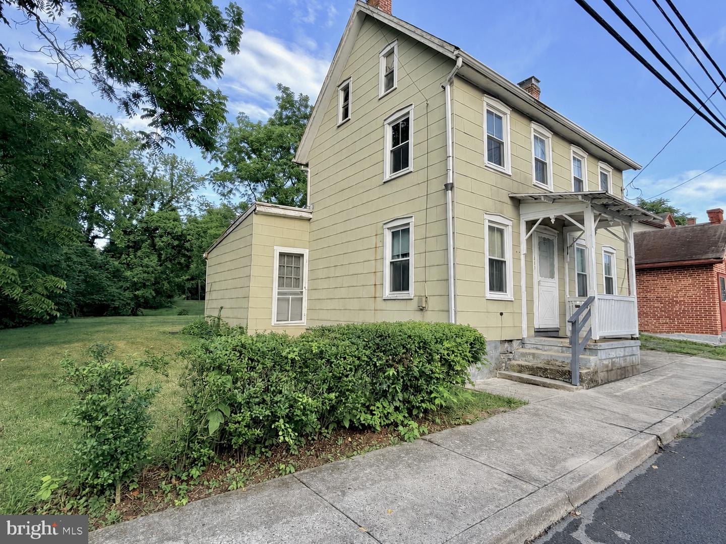 213 S S Fayette Street, Mercersburg