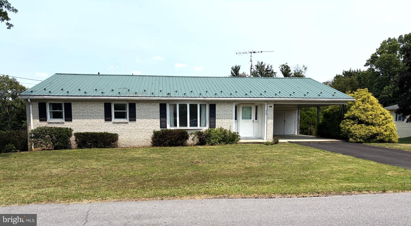 6404 Hillcrest Street, Mercersburg