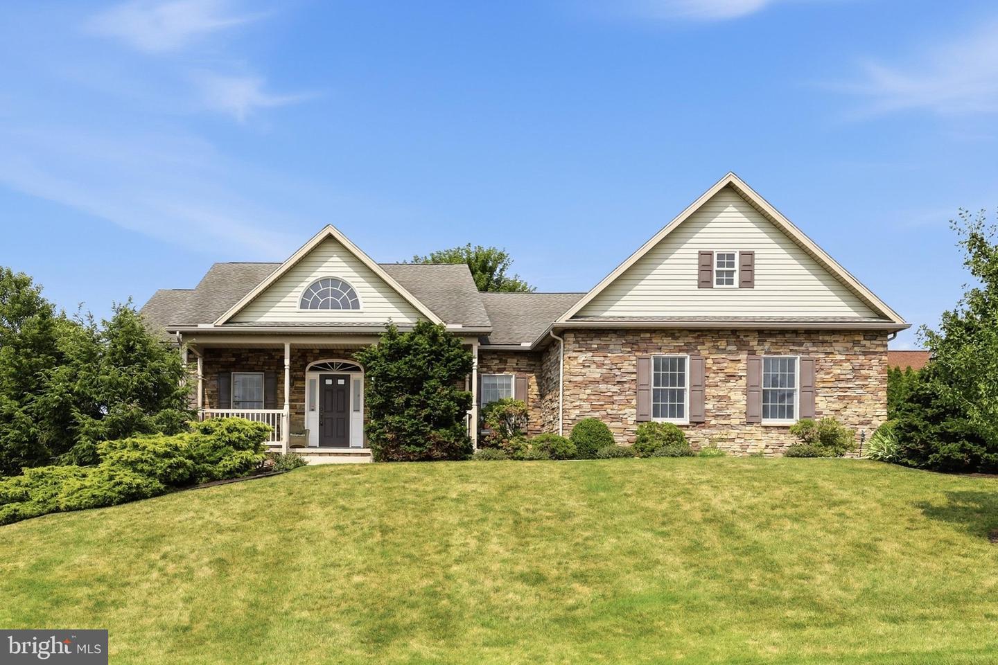 7132 Lone Ridge Court, Fayetteville