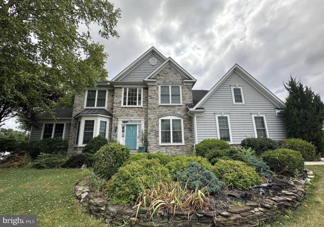 878 Joy Drive