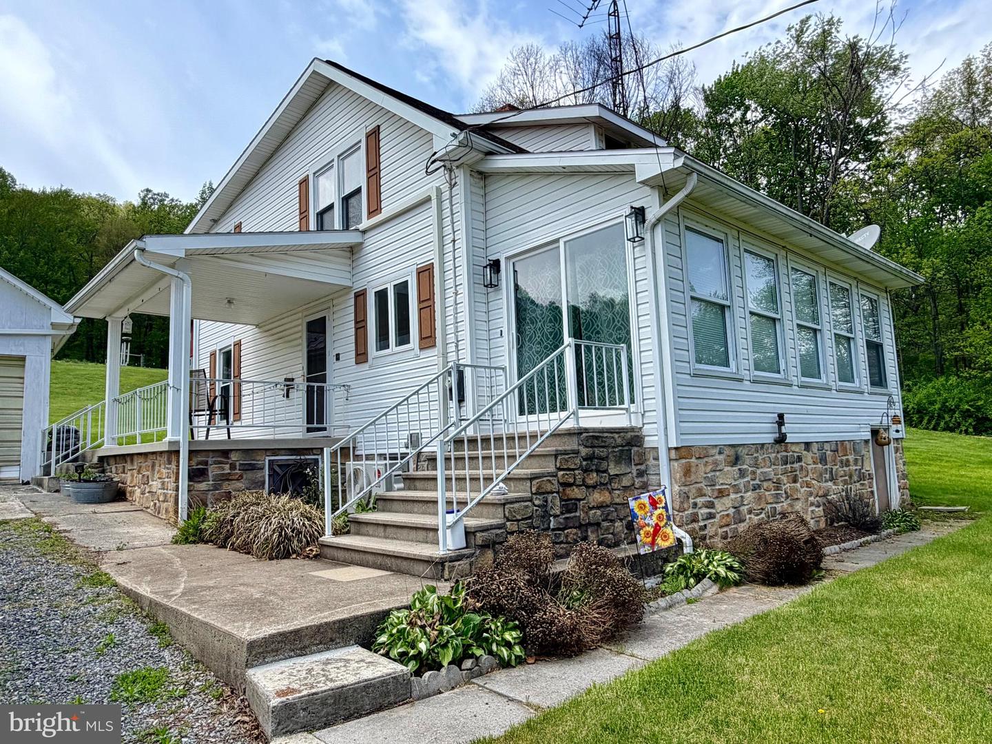 2737 Blacks Mountain Road, Waterfall