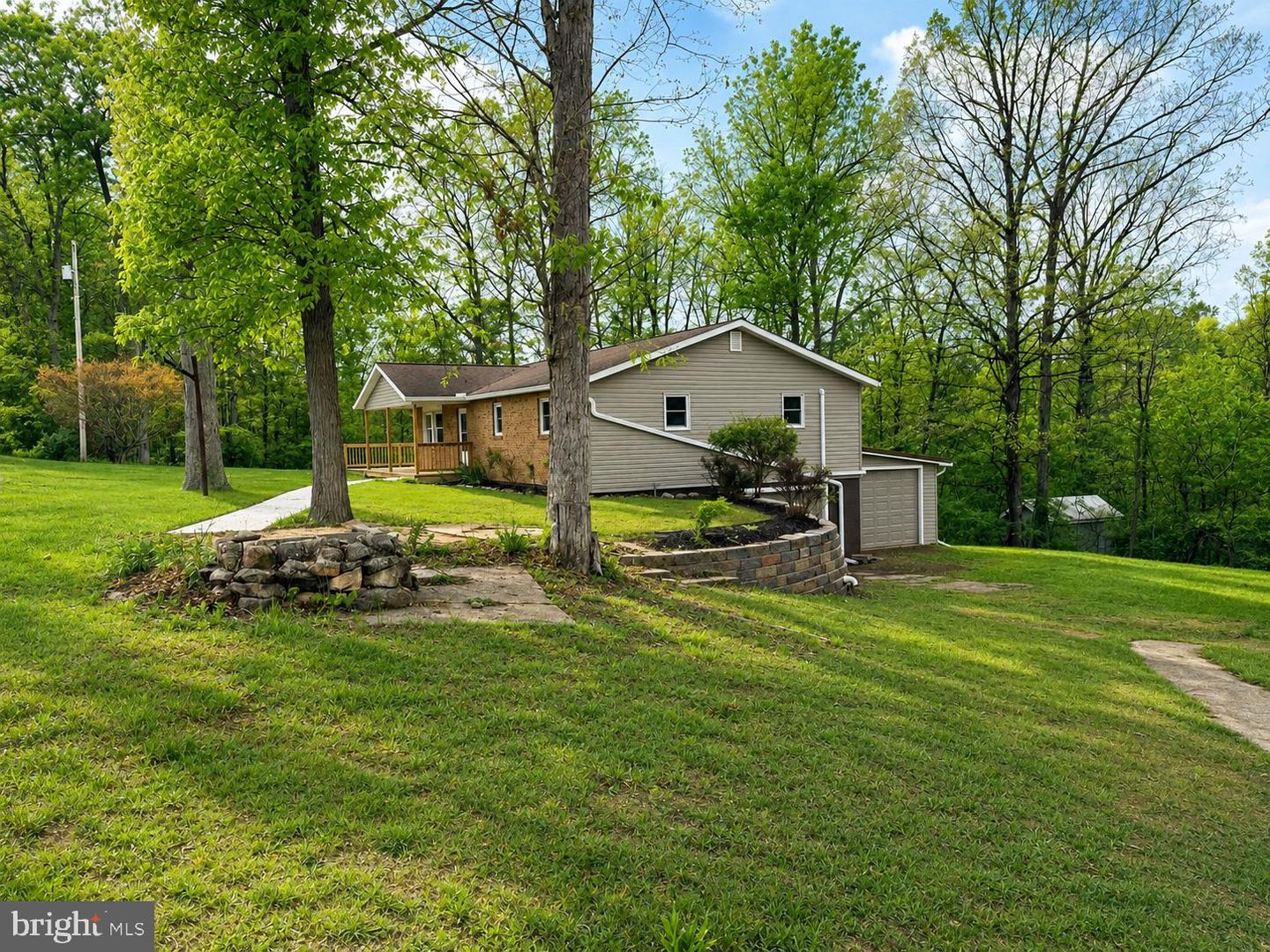 2111 Black Oak, Warfordsburg