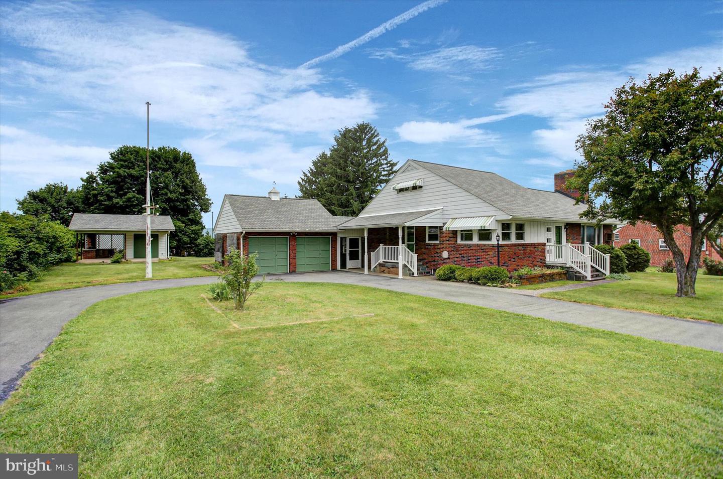 580 Buchanan Trail