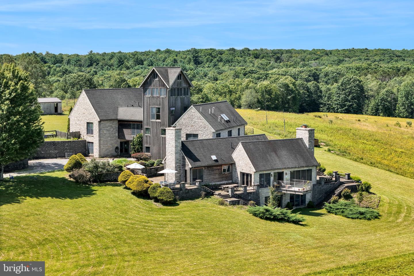 584 McClelland Rd